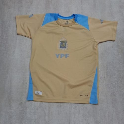 Argentina entrenamiento dorada niño