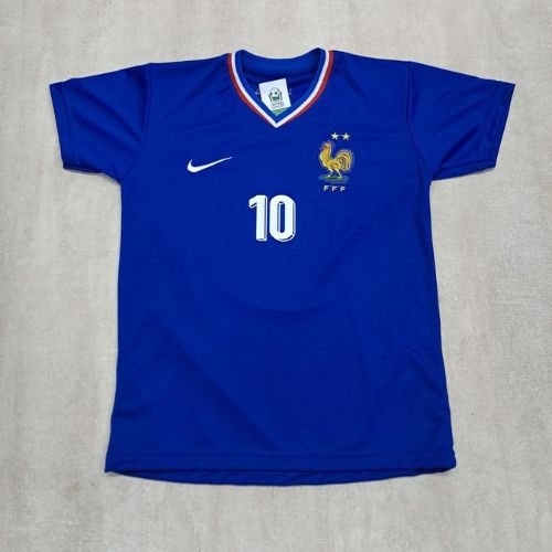 Francia 24/25 niño