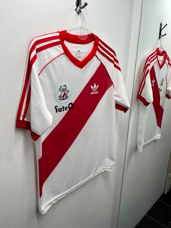 RIVER RETRO 1986