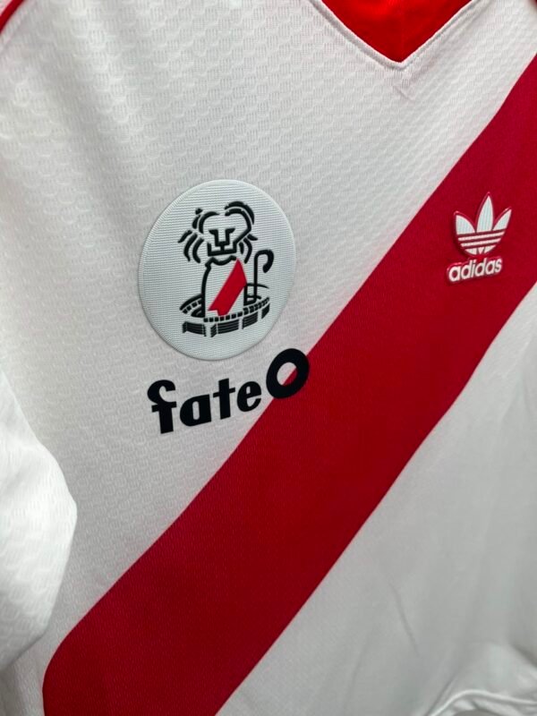RIVER RETRO 1986
