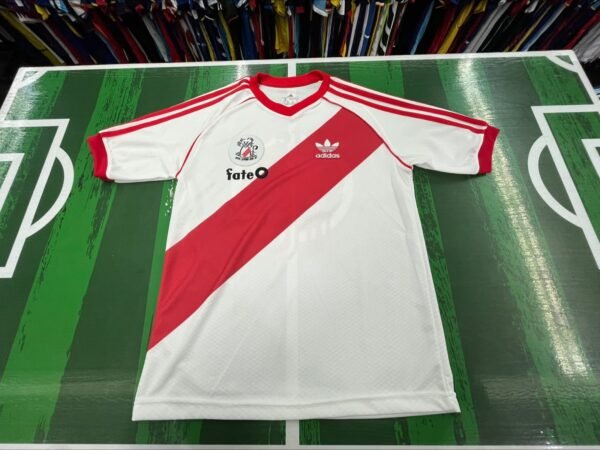RIVER RETRO 1986